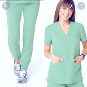 NWT FIGS Limited edition JADE Casma Small top and Yola Small tall bottoms